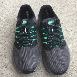 NEW 🏃🏻‍♀️Nike Running FITSOLE plus FREE socks